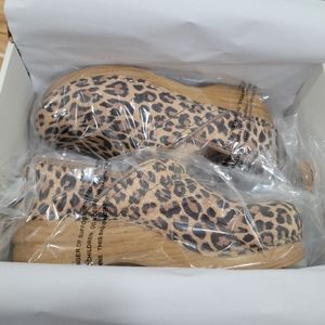 Danske Womens Size 8 shoes